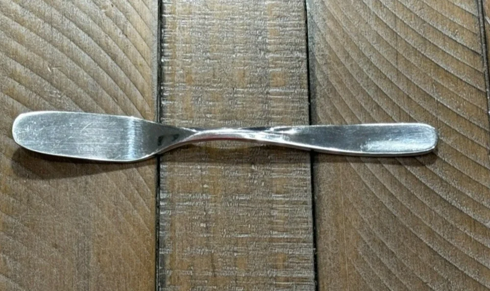 Robert Welch SCOOP MIRROR 1 Master Butter Knife 6 7/8 - Stainless Flatware